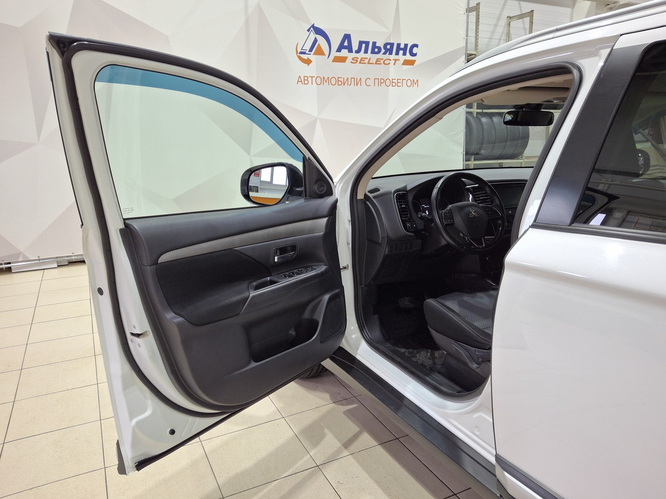 MITSUBISHI OUTLANDER
