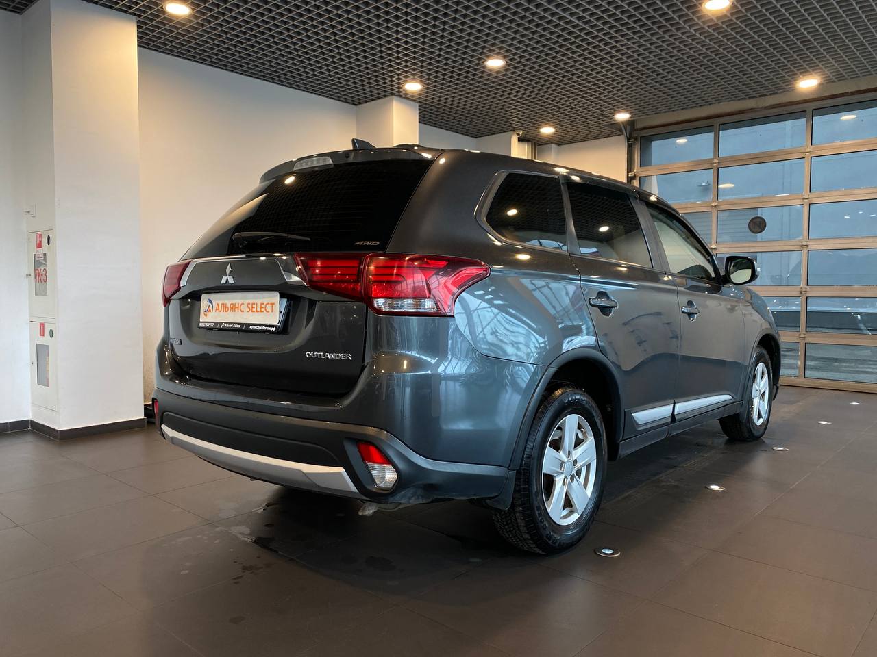 MITSUBISHI OUTLANDER