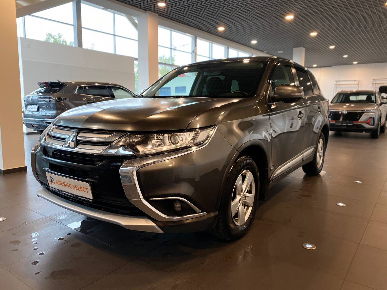 MITSUBISHI OUTLANDER