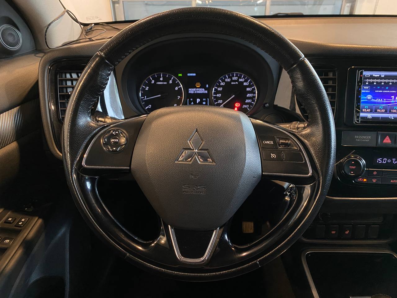 MITSUBISHI OUTLANDER