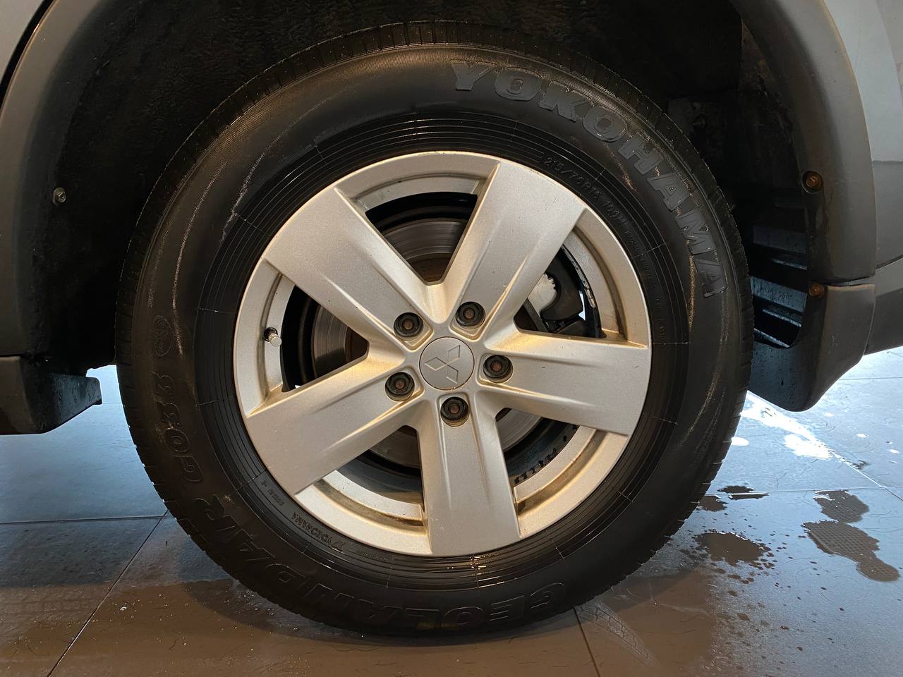 MITSUBISHI OUTLANDER
