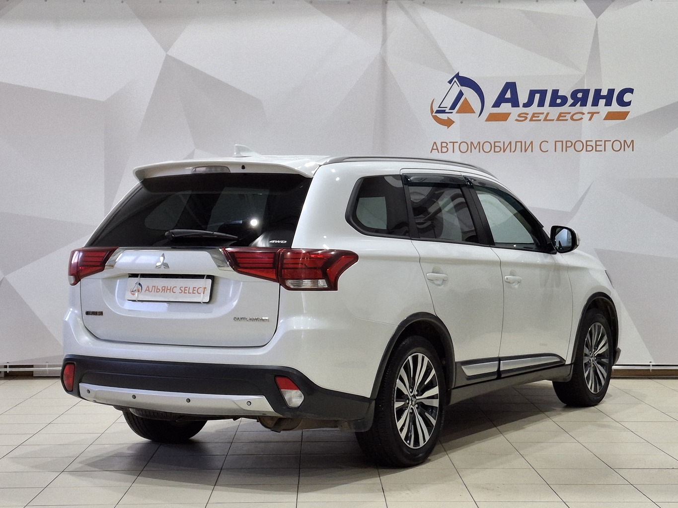 MITSUBISHI OUTLANDER