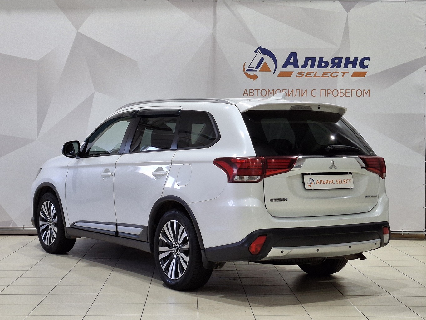 MITSUBISHI OUTLANDER