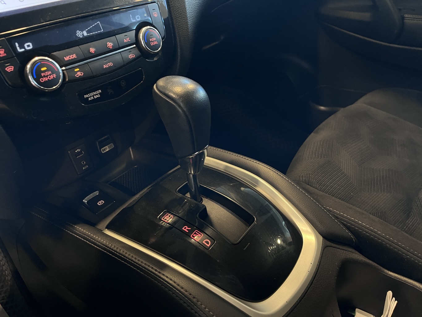 NISSAN X-TRAIL