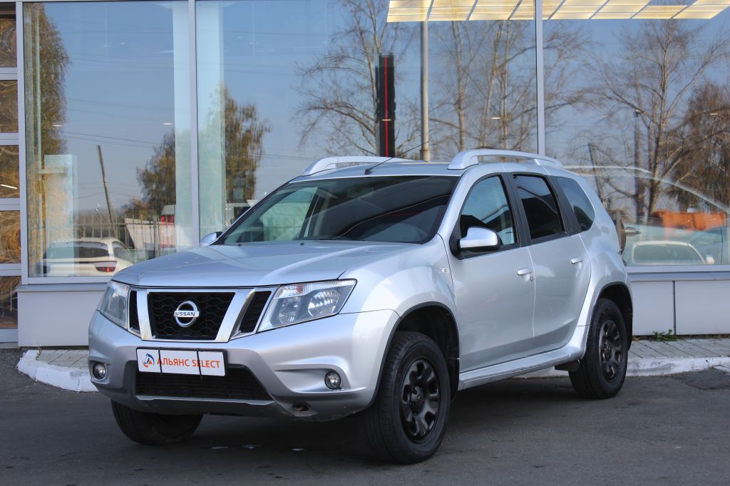 NISSAN TERRANO