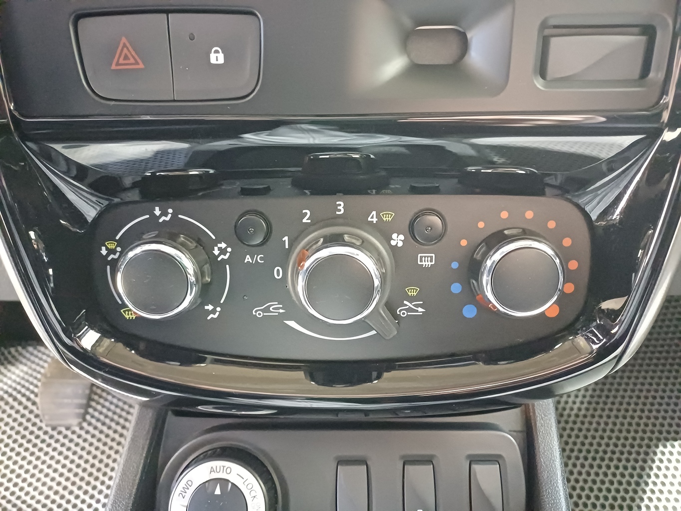NISSAN TERRANO