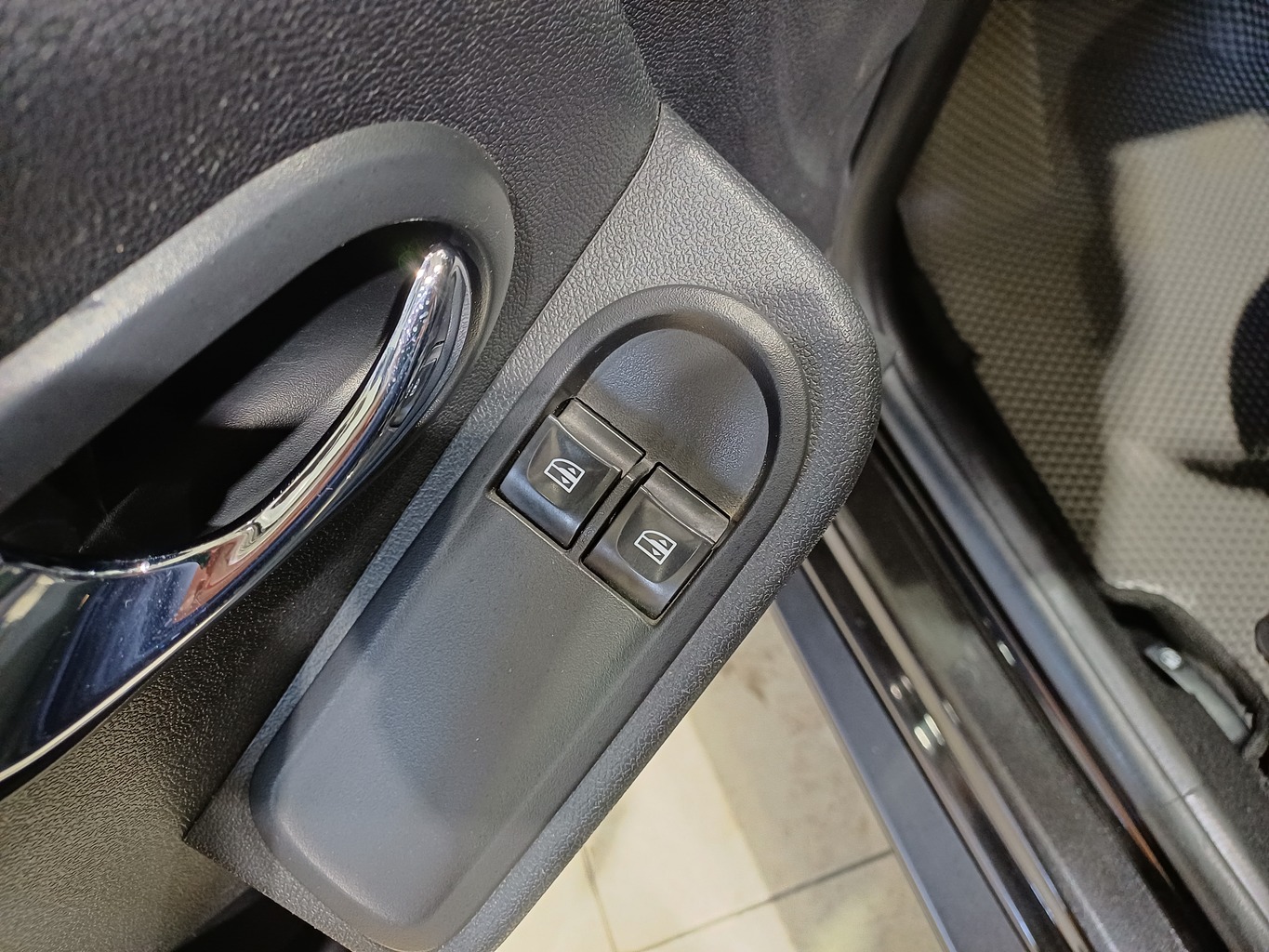NISSAN TERRANO