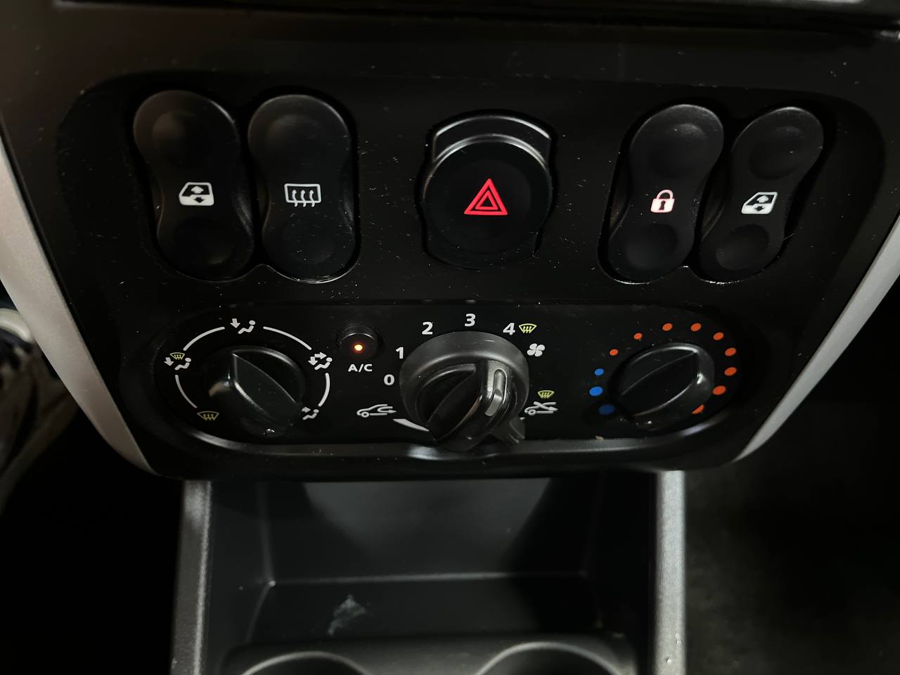 NISSAN ALMERA