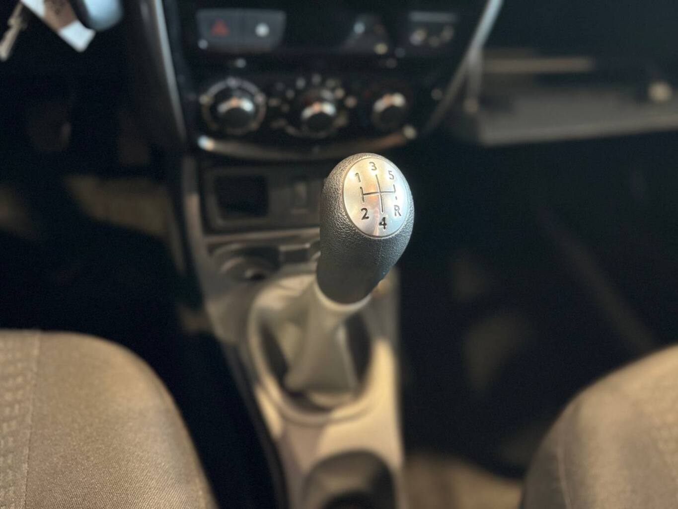 NISSAN TERRANO