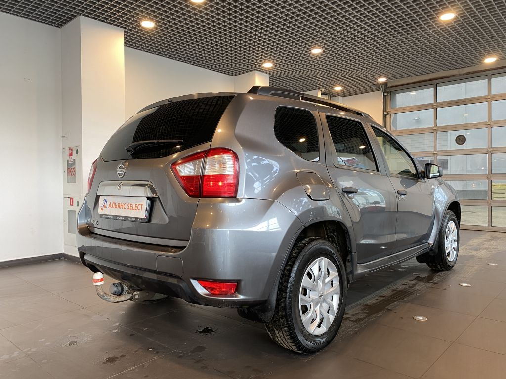 NISSAN TERRANO