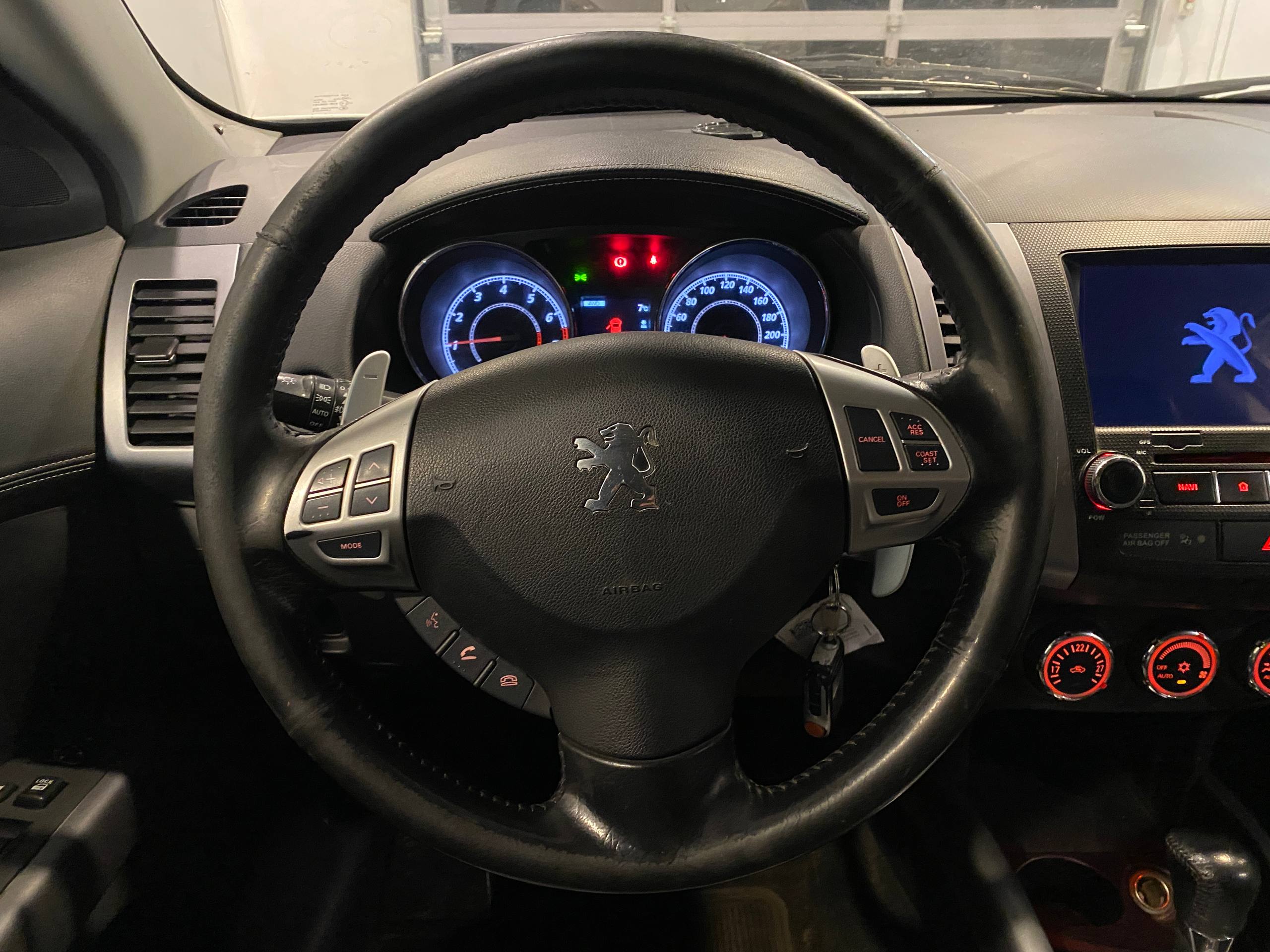 PEUGEOT 4007