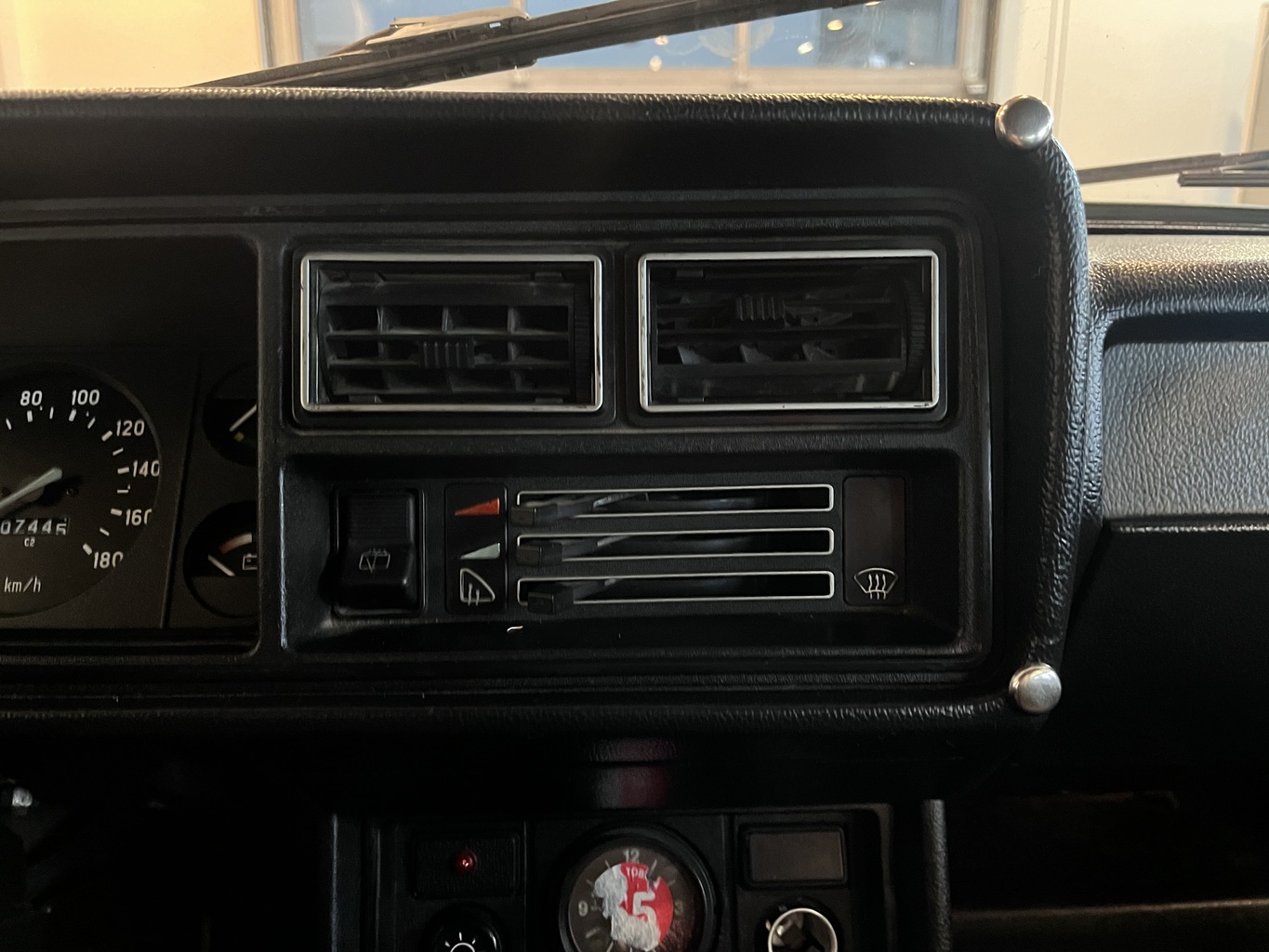 LADA 2104