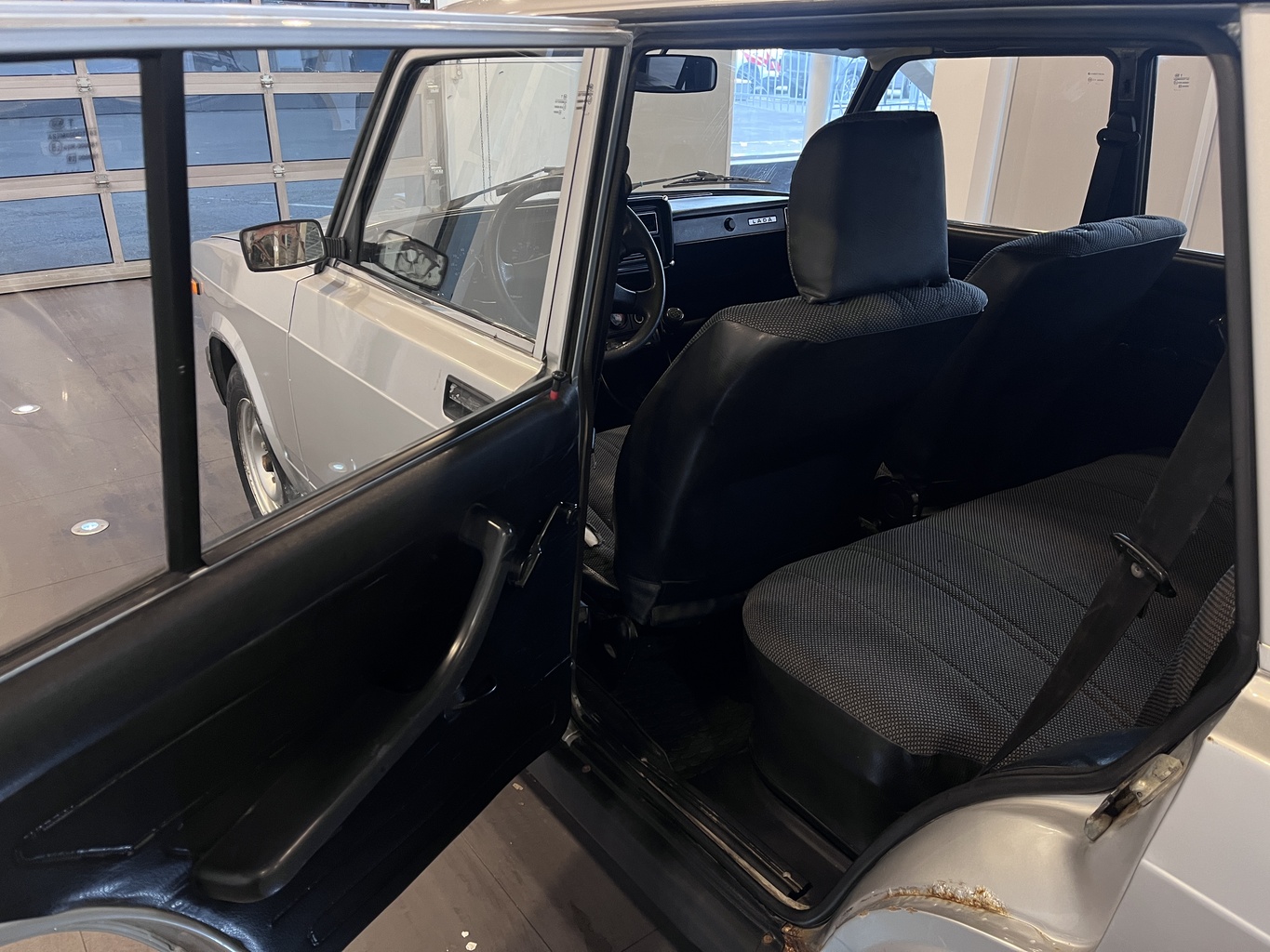 LADA 2104