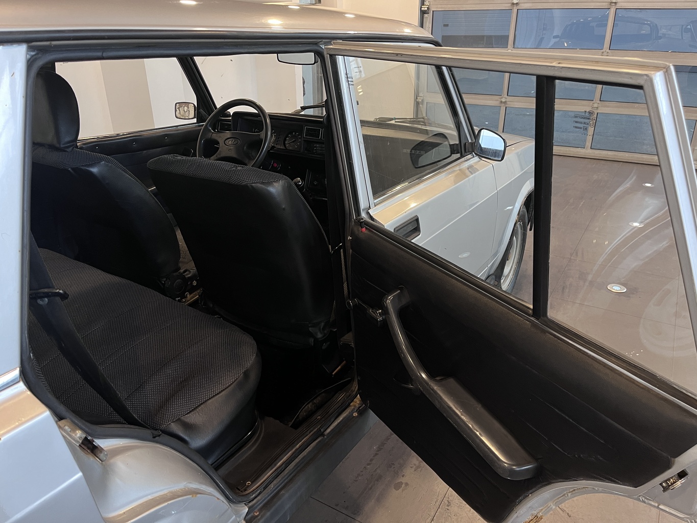 LADA 2104