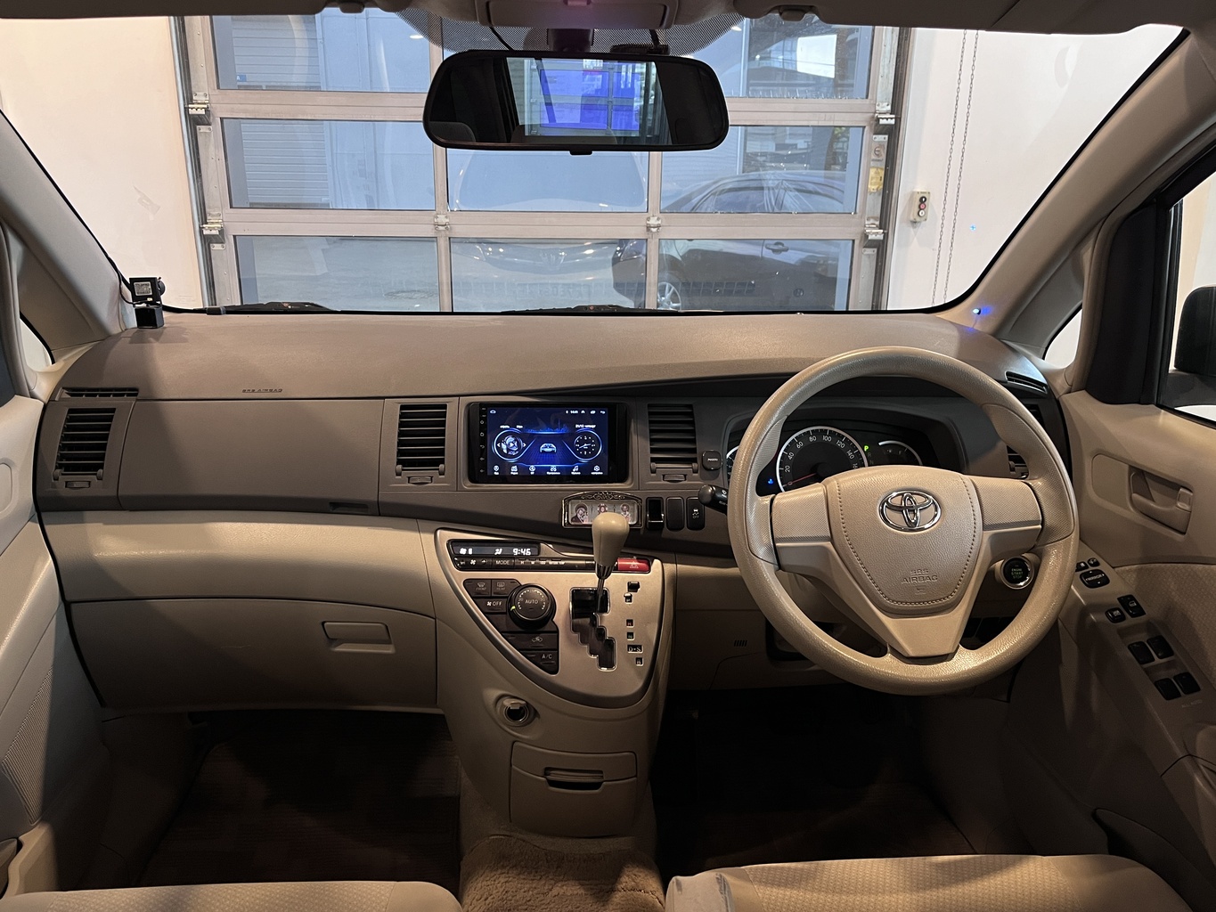 TOYOTA ISIS